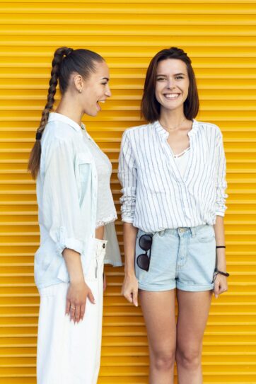Blusas • Camisas • Polos • Tops