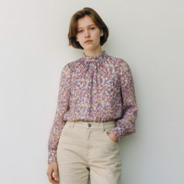 Blusa multicolor cuello alto
