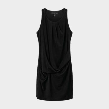 Vestido minimalista drapeado asimétrico
